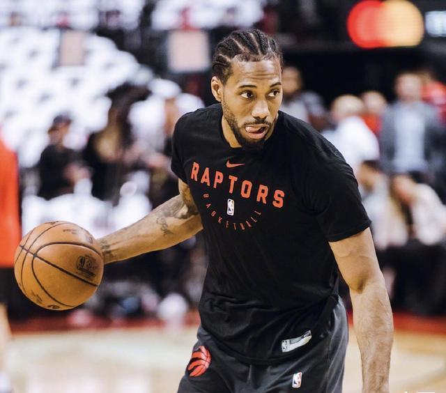 直塞或长传 直塞或长传